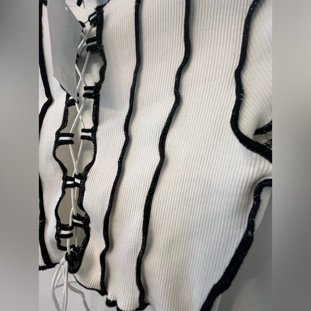 NWT H&M Ribbed Lace-Up Cotton Crop Top - White with Black Trim S - Picture 2 of 7